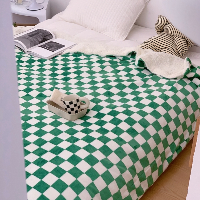 91家纺网 家纺一手货源 找家纺 昔可家纺 2021新款牛奶羊羔绒印花毛毯 棋盘格-绿色