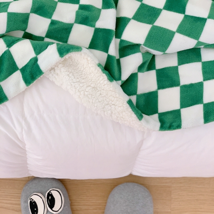 91家纺网 家纺一手货源 找家纺 昔可家纺 2021新款牛奶羊羔绒印花毛毯 棋盘格-绿色