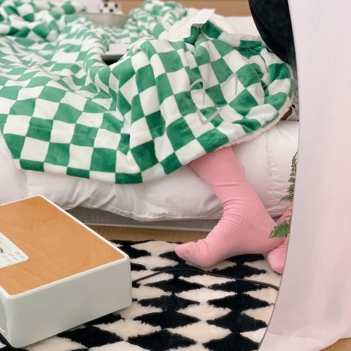 91家纺网 家纺一手货源 找家纺 昔可家纺 2021新款牛奶羊羔绒印花毛毯 棋盘格-绿色