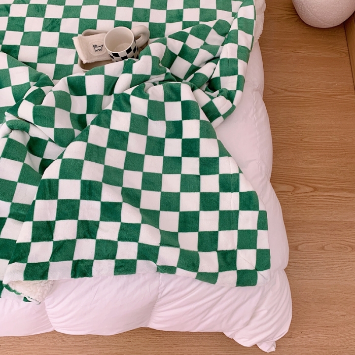 91家纺网 家纺一手货源 找家纺 昔可家纺 2021新款牛奶羊羔绒印花毛毯 棋盘格-绿色