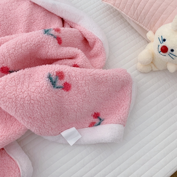 91家纺网 家纺一手货源 找家纺 昔可家纺 2021新款羊羔泰迪绒印花毛毯-第二组图粉粉小樱桃