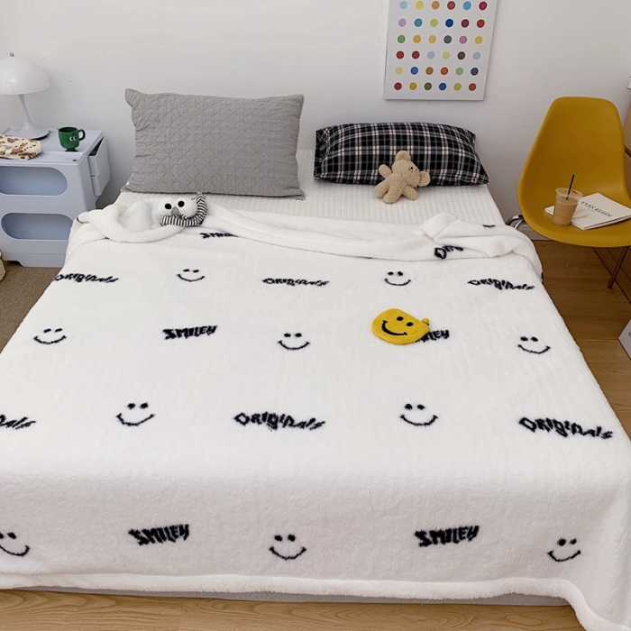 91家纺网 家纺一手货源 找家纺 昔可家纺 2021新款羊羔泰迪绒印花毛毯-第二组图 黑色笑脸