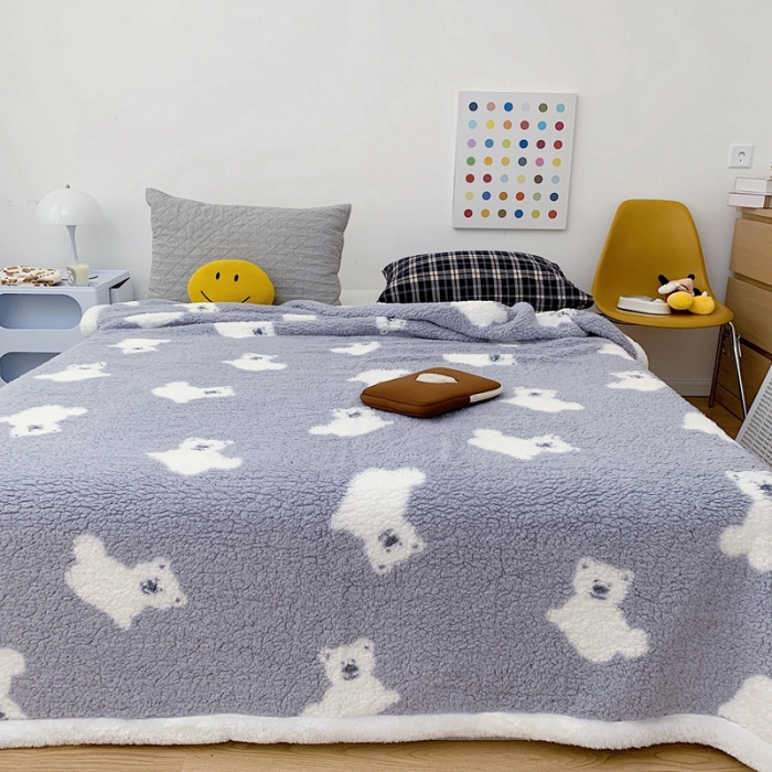 91家纺网 家纺一手货源 找家纺 昔可家纺 2021新款羊羔泰迪绒印花毛毯-第二组图 灰底白熊