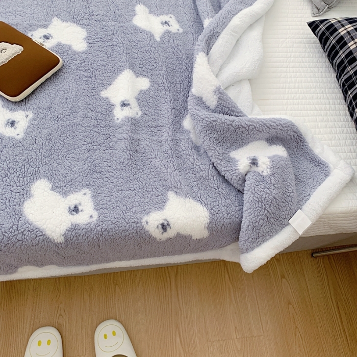 91家纺网 家纺一手货源 找家纺 昔可家纺 2021新款羊羔泰迪绒印花毛毯-第二组图 灰底白熊