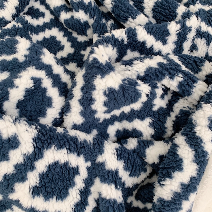 91家纺网 家纺一手货源 找家纺 昔可家纺 2021新款羊羔泰迪绒印花毛毯-第二组图 简约菱格