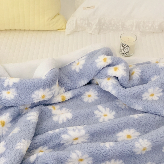 91家纺网 家纺一手货源 找家纺 昔可家纺 2021新款羊羔泰迪绒印花毛毯-第二组图浅蓝小雏菊