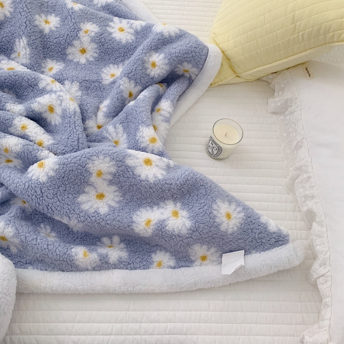 91家纺网 家纺一手货源 找家纺 昔可家纺 2021新款羊羔泰迪绒印花毛毯-第二组图浅蓝小雏菊