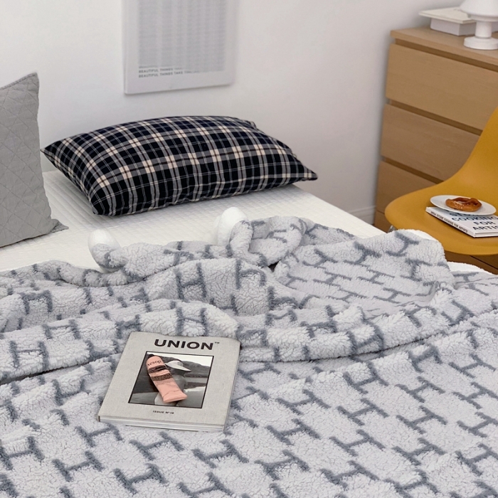 91家纺网 家纺一手货源 找家纺 昔可家纺 2021新款羊羔泰迪绒印花毛毯-第二组图 时尚H