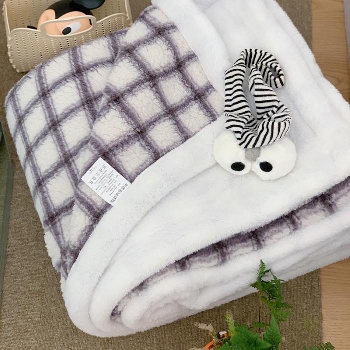 91家纺网 家纺一手货源 找家纺 昔可家纺 2021新款羊羔泰迪绒印花毛毯-第二组图小香风格子