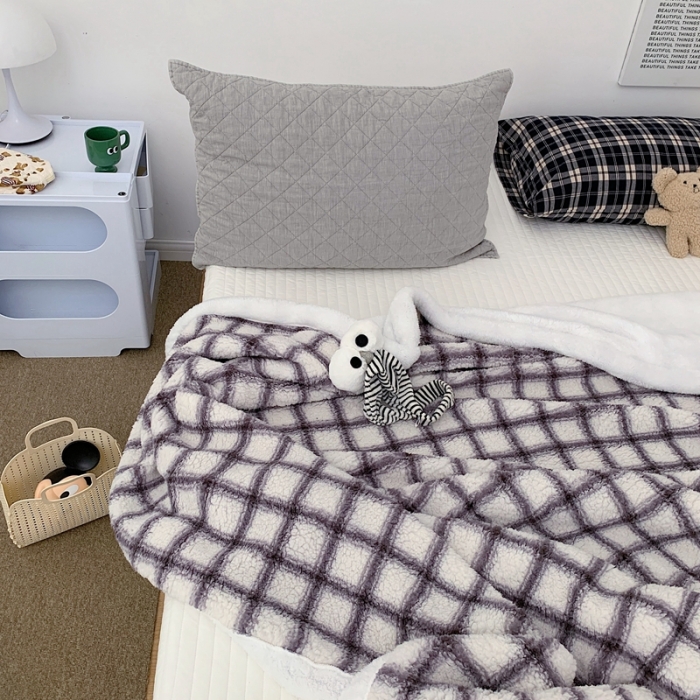 91家纺网 家纺一手货源 找家纺 昔可家纺 2021新款羊羔泰迪绒印花毛毯-第二组图小香风格子