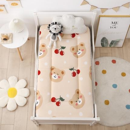 91家纺网 家纺一手货源 找家纺 嗨生活 2021新款牛奶绒幼儿园儿童床垫 一体款 樱桃小熊