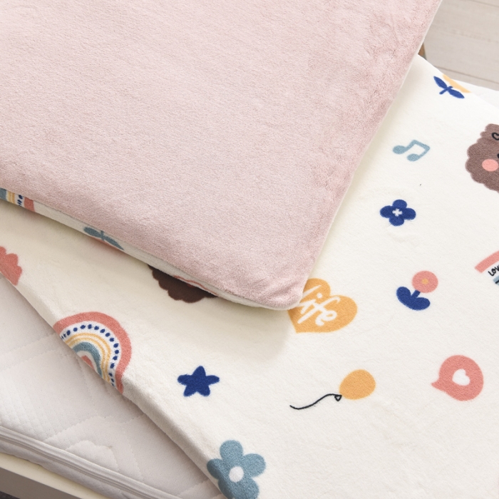 91家纺网 家纺一手货源 找家纺 嗨生活 2021新款牛奶绒可拆款床垫 嘟嘟熊