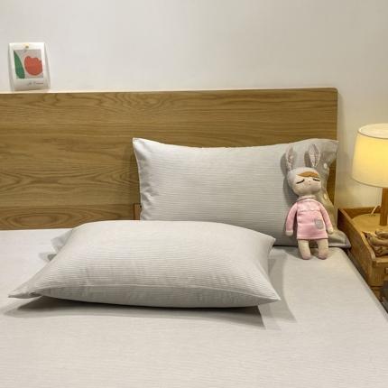 91家纺网 家纺一手货源 找家纺 （总）春皖 2023新款全棉良品磨毛系列一对枕套纽扣款新版本