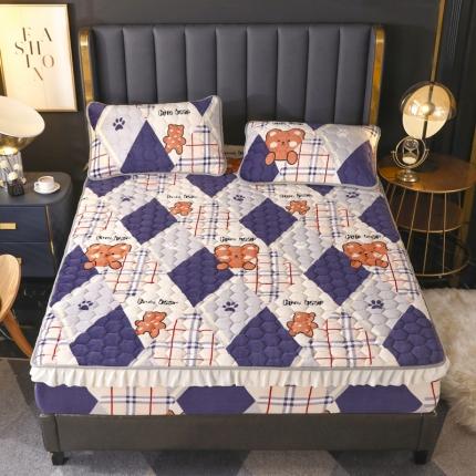 91家纺网 家纺一手货源 找家纺 情煊家纺 2022新款牛奶绒印花单品花边款夹棉床笠 可爱熊