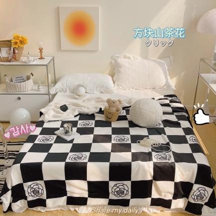 91家纺网 家纺一手货源 找家纺 （总）顾里2021新款韩系复古黑白风暖肤牛奶羊羔绒毯