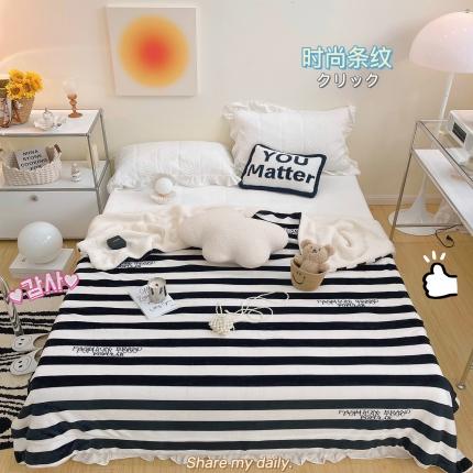 91家纺网 家纺一手货源 找家纺 顾里2021新款韩系复古黑白风暖肤牛奶羊羔绒毯 时尚条纹