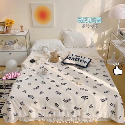 91家纺网 家纺一手货源 找家纺 顾里2021新款韩系复古黑白风暖肤牛奶羊羔绒毯 玫瑰庄园