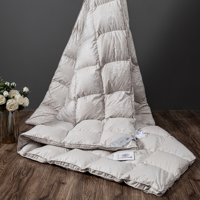 91家纺网 家纺一手货源 找家纺 （总）俏企鹅2025新款120支柔赛丝提花圣罗兰鹅绒被