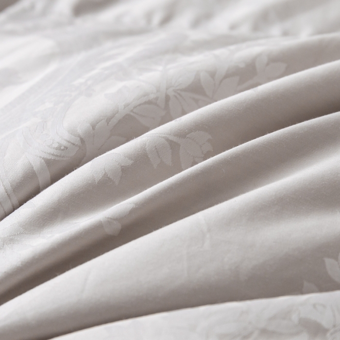 91家纺网 家纺一手货源 找家纺 （总）俏企鹅2025新款120支柔赛丝提花圣罗兰鹅绒被