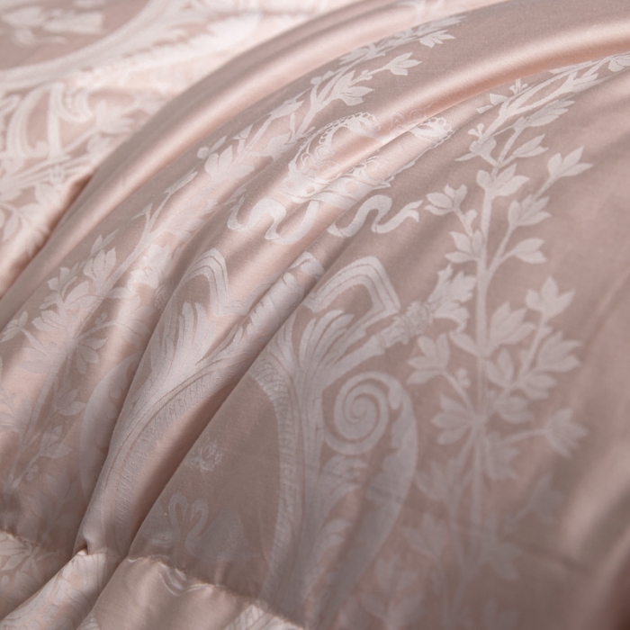 91家纺网 家纺一手货源 找家纺 俏企鹅2025新款120支柔赛丝提花圣罗兰鹅绒被 豆沙色