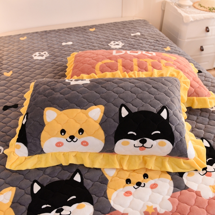 91家纺网 家纺一手货源 找家纺 美达家纺 2025新款牛奶绒榻榻米垫防滑炕垫 柯基-粉