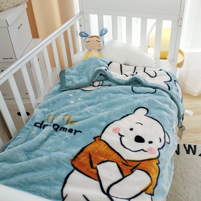 91家纺网 家纺一手货源 找家纺 小芽家居 2024新款拉舍尔绒婴儿毯毛毯儿童毯 维尼