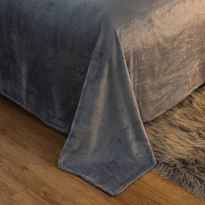 91家纺网 家纺一手货源 找家纺 慕尚 2022新款北欧牛奶绒卡通大版四件套棚拍图 快乐恐龙