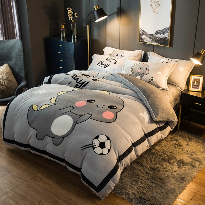 91家纺网 家纺一手货源 找家纺 慕尚 2022新款北欧牛奶绒卡通大版四件套棚拍图 快乐恐龙