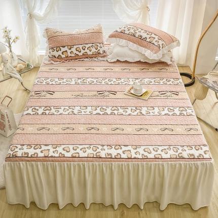 91家纺网 家纺一手货源 找家纺 米莱家纺 2021新款牛奶绒夹棉床裙三件套 心朵