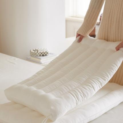 伟邦枕芯 2021新款80天丝爱心低枕（棚拍图） 白色48*74cm（填充羽丝绒）高度6公分左右