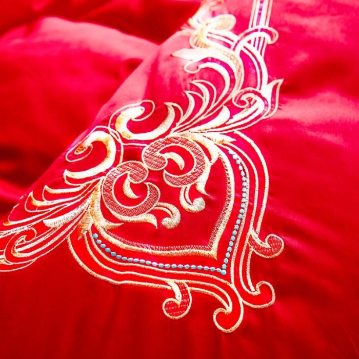 91家纺网 家纺一手货源 找家纺 布乐意 2025新款全棉绣花大红婚庆四件套多件套直播美好时光