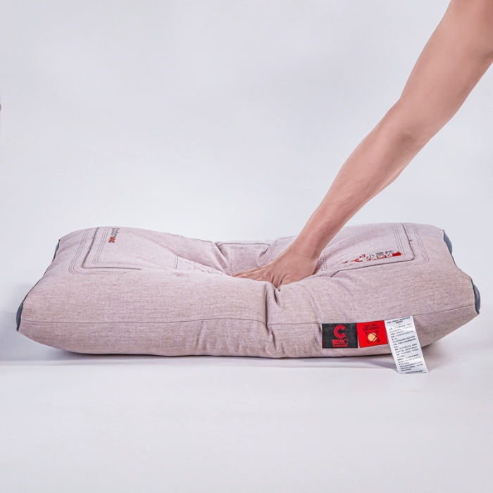 91家纺网 家纺一手货源 找家纺 （总）榻尚家居2021新款赋热绣花小黑枕