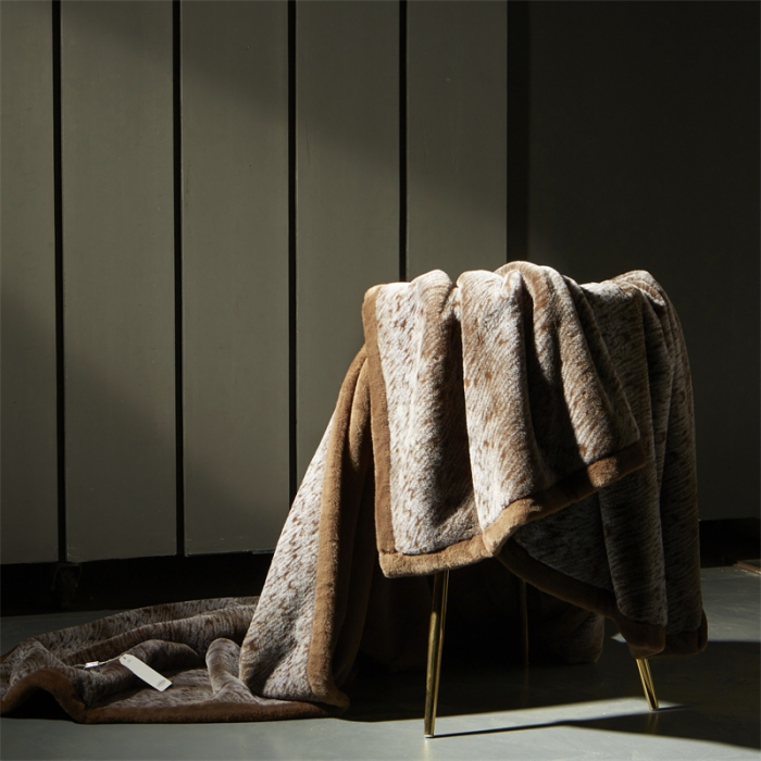 91家纺网 家纺一手货源 找家纺 凯轩毛毛毯毯子2024新款双层仿水貂皮草毛毯毯子 深褐色