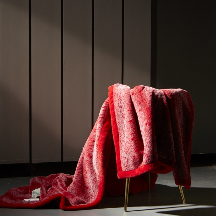 91家纺网 家纺一手货源 找家纺 凯轩毛毛毯毯子2024新款双层仿水貂皮草毛毯毯子 中国红