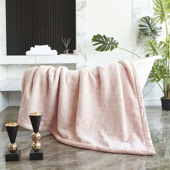 91家纺网 家纺一手货源 找家纺 凯轩毛毛毯毯子 2024新款精品韩素云毛毯毯子 樱花粉