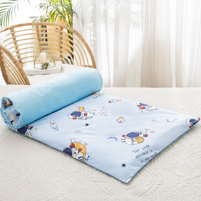 91家纺网 家纺一手货源 找家纺 乐秀 2024新款幼儿园双面四季款儿童床垫套+床垫芯太空漫步