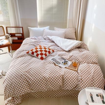 91家纺网 家纺一手货源 找家纺 （总）卡巴伦家纺 新款春夏正反两用全棉水洗棉棋盘格四件套-影棚图