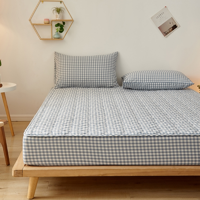 91家纺网 家纺一手货源 找家纺 爱喔 2021新款日式良品A类全棉色织水洗棉夹棉床笠 蓝小格