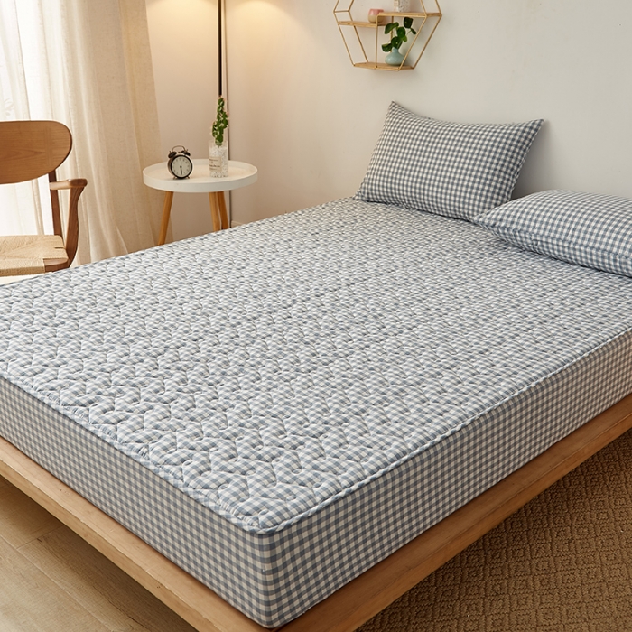 91家纺网 家纺一手货源 找家纺 爱喔 2021新款日式良品A类全棉色织水洗棉夹棉床笠 蓝小格