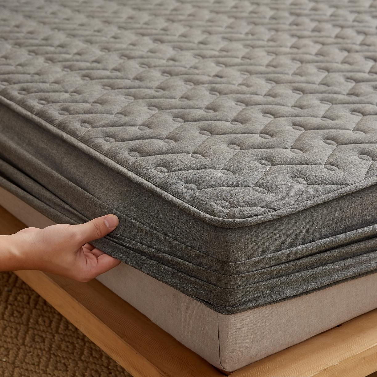 91家纺网 家纺一手货源 找家纺 爱喔 2021新款日式良品A类全棉色织水洗棉夹棉床笠 星空灰