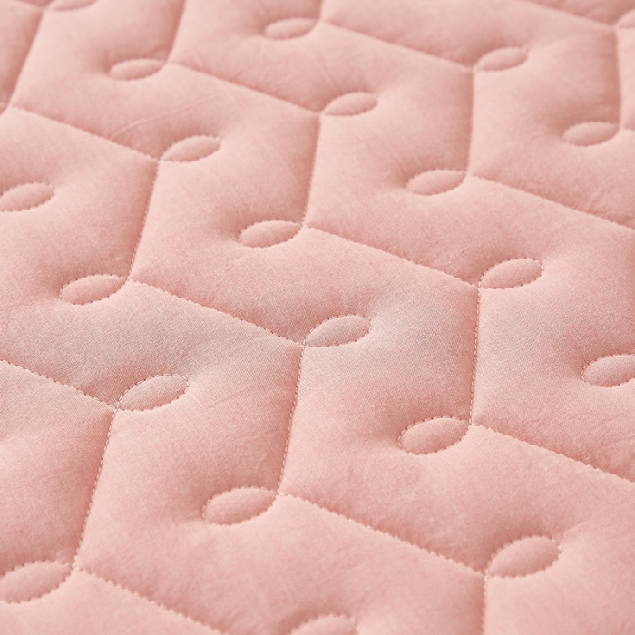 91家纺网 家纺一手货源 找家纺 爱喔 2021新款日式良品A类全棉色织水洗棉夹棉床笠 胭脂红