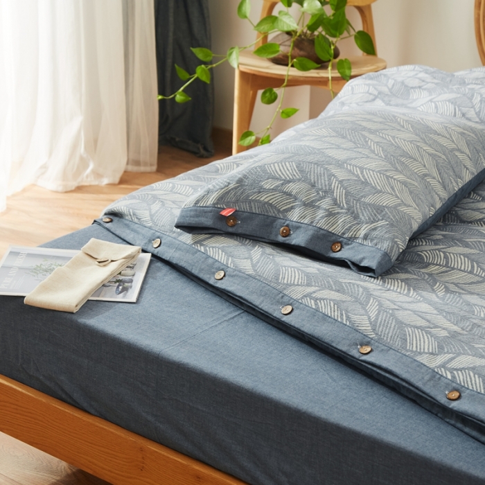 91家纺网 家纺一手货源 找家纺 安莱2021新款双层纱大提花纽扣款工艺款四件套落叶缤纷—深蓝