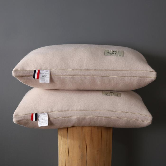 91家纺网 家纺一手货源 找家纺 爆款 加厚毛呢羽丝绒枕头助眠立体加高成人护颈单人透气枕芯