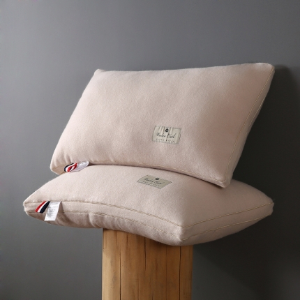 91家纺网 家纺一手货源 找家纺 爆款 加厚毛呢羽丝绒枕头助眠立体加高成人护颈单人透气枕芯