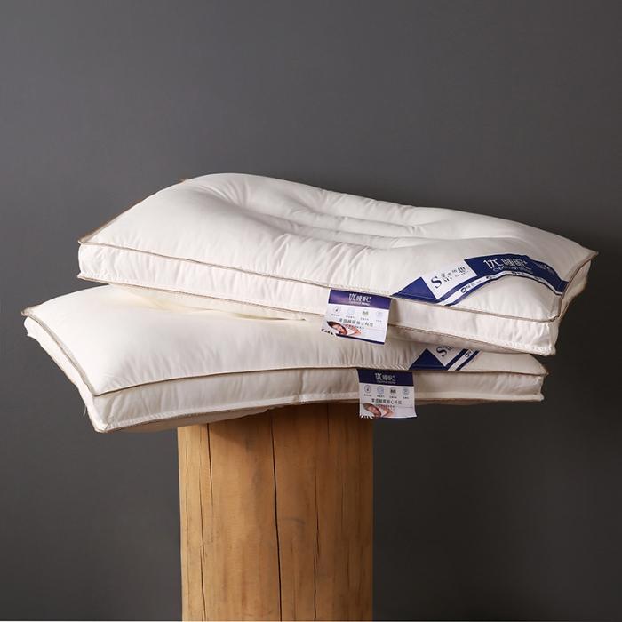 91家纺网 家纺一手货源 找家纺 全棉A+原棉防羽布无荧光决明子枕芯磁石护颈枕头单人定型枕硬枕