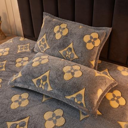 91家纺网 家纺一手货源 找家纺 喜居 2021新款雪花绒单枕套 轻奢小花