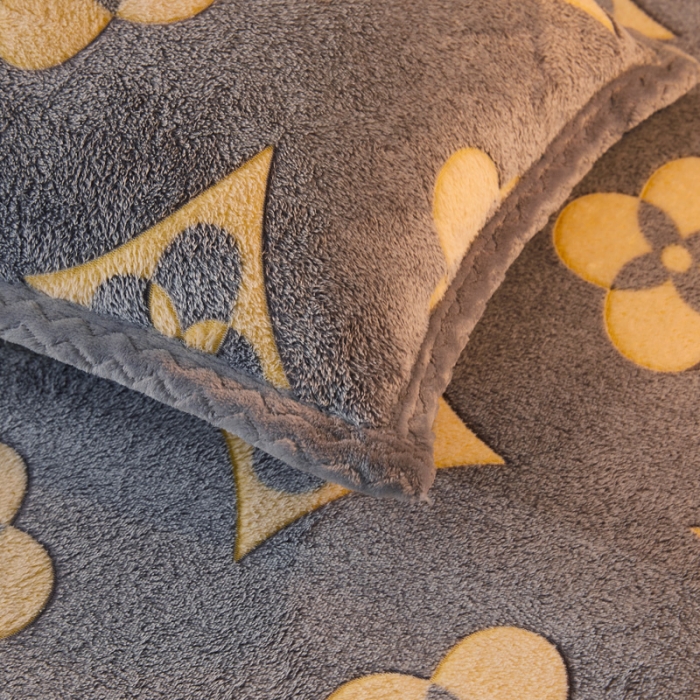 91家纺网 家纺一手货源 找家纺 喜居 2021新款雪花绒单枕套 轻奢小花