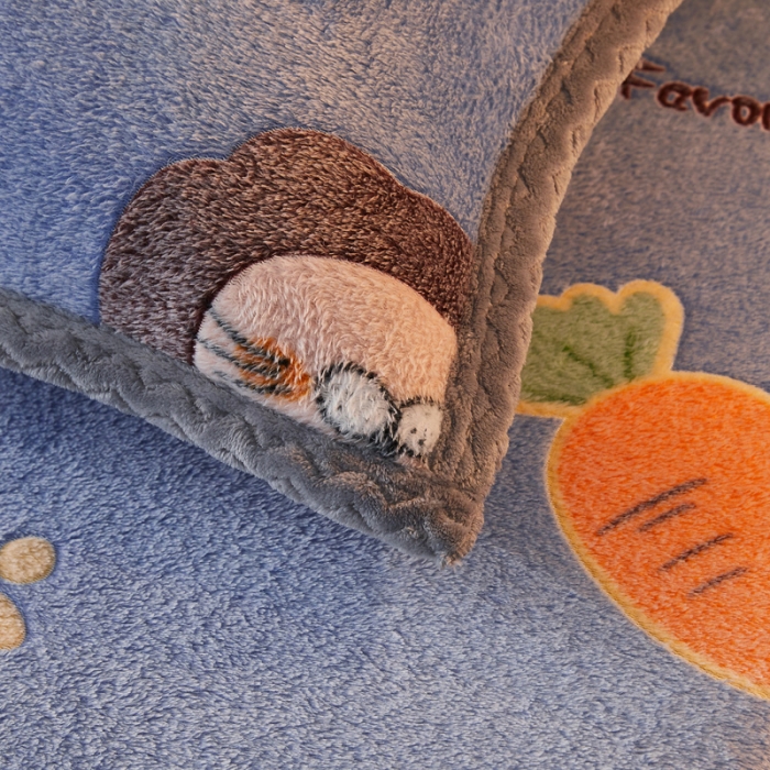 91家纺网 家纺一手货源 找家纺 喜居 2021新款雪花绒单枕套 狮子萝萝