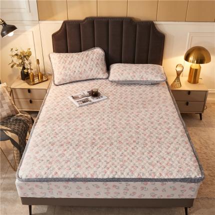 91家纺网 家纺一手货源 找家纺 喜居 2021新款牛奶绒夹棉床笠 小粉花