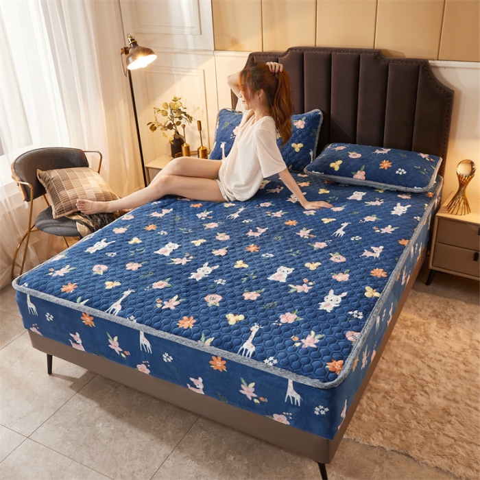 91家纺网 家纺一手货源 找家纺 喜居 2021新款牛奶绒夹棉床笠 森林小鹿